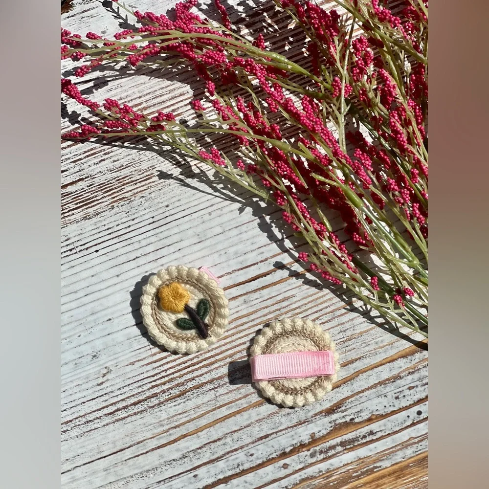 Beautiful Vintage inspired flowers embroidered kids Hair Clips NWT
